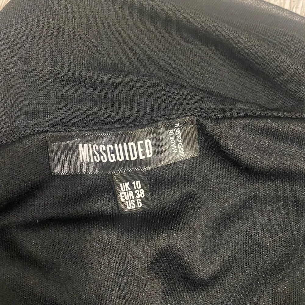 Missguideed Black Rouched Tank - Picture 3 of 3